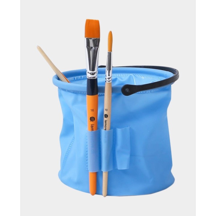 Foldable plastic brush cup