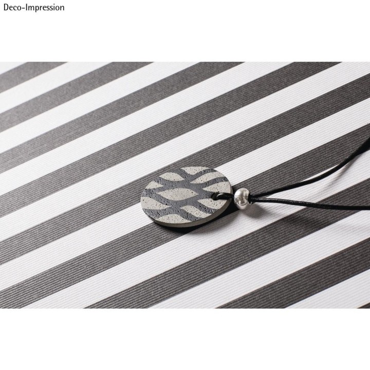 Marqueur acrylique noir